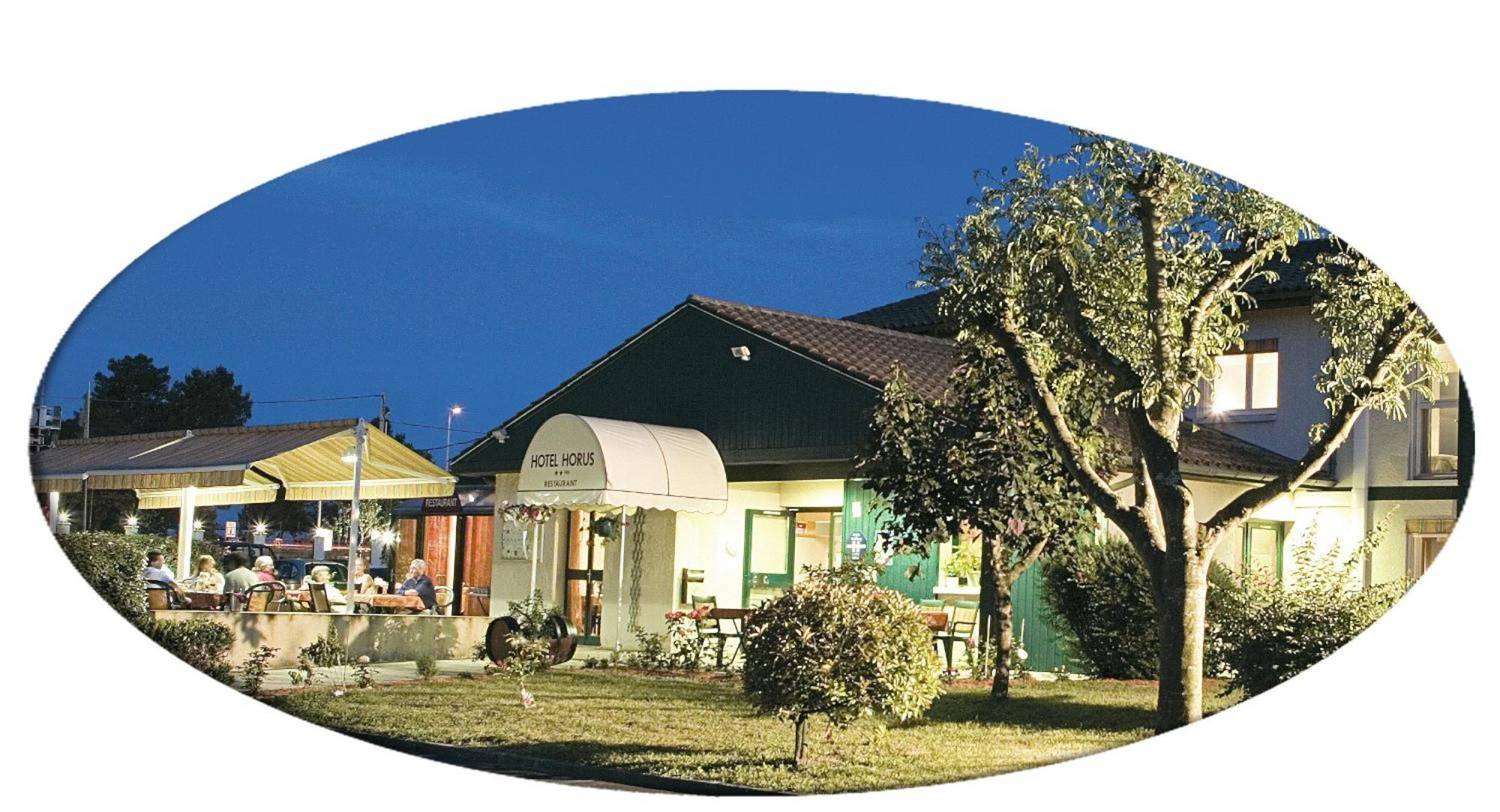 Logis Hotel Horus Restaurant Les Bruyeres Toulenne Exterior foto