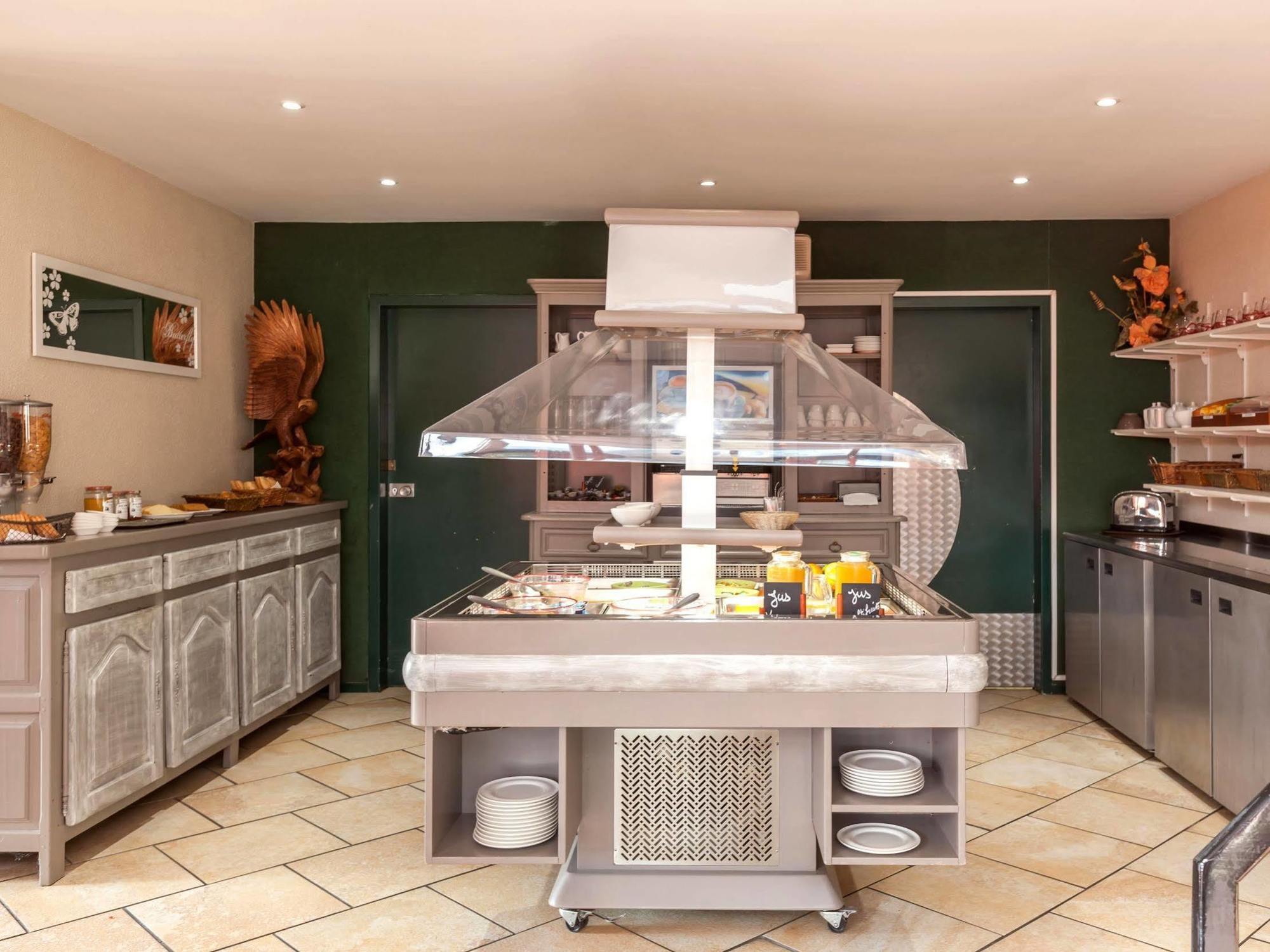 Logis Hotel Horus Restaurant Les Bruyeres Toulenne Exterior foto