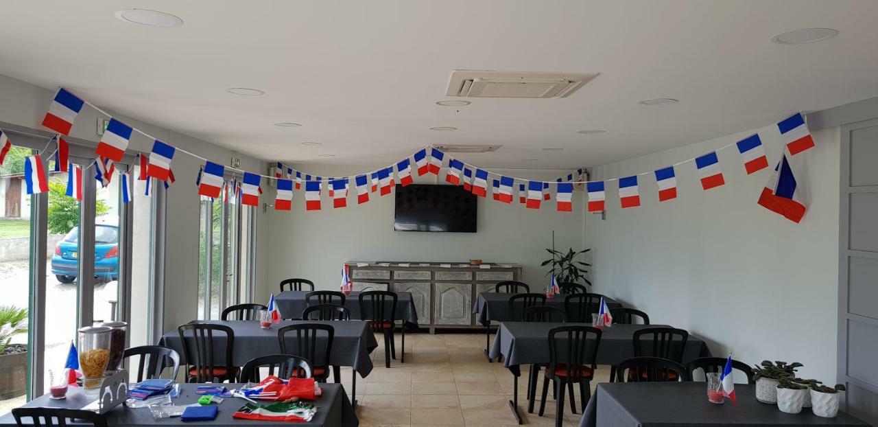 Logis Hotel Horus Restaurant Les Bruyeres Toulenne Exterior foto
